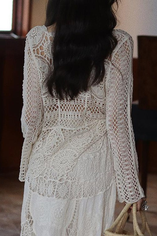 Elegant Hollow Lace Crew Neck Knit Blouse