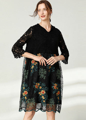 Vestido de encaje con parches y capucha negra de talla grande para primavera 