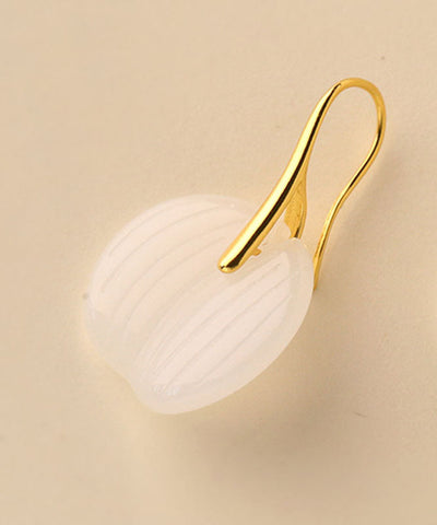 Moderne Creolen aus grün glasierter Jade 