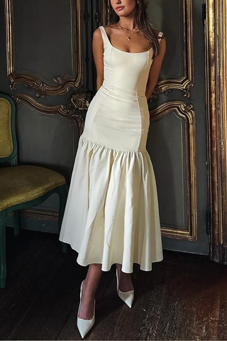 Vestido midi de cintura baja con tirantes anchos y escote cuadrado de silueta elegante 