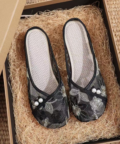 Zapatillas blancas con bordado de malla transpirable y calada 