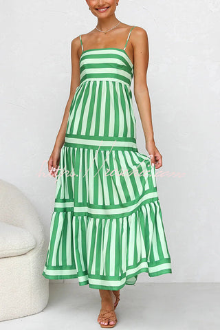 Vestido midi de corte A con bolsillos fruncidos en la espalda y estampado de rayas Beachy Dreams 