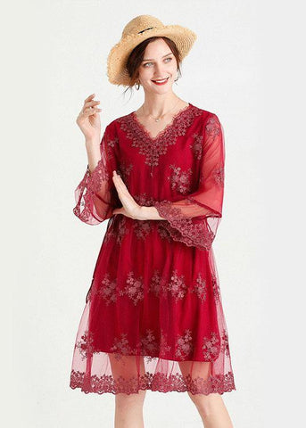 Vestido fino de primavera con mangas tres cuartos en jacquard, escote en V y color morera 