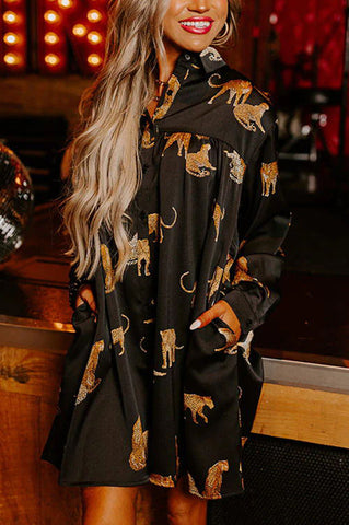 Enter Your Party Era – Satin-Minikleid mit Gepardenmuster und Taschen 