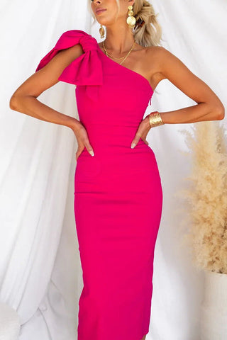 Barbie Day – Stretch-Midikleid mit One-Shoulder-Träger und Schleifendetail 