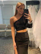 Schwarzes, langes Meerjungfrauen-Abendkleid aus Satin mit One-Shoulder-Schnitt, zweiteilig