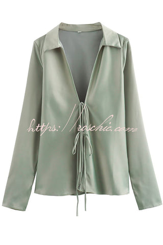 Edith – Lockere Bluse mit Leopardenmuster und Schnürung vorne 