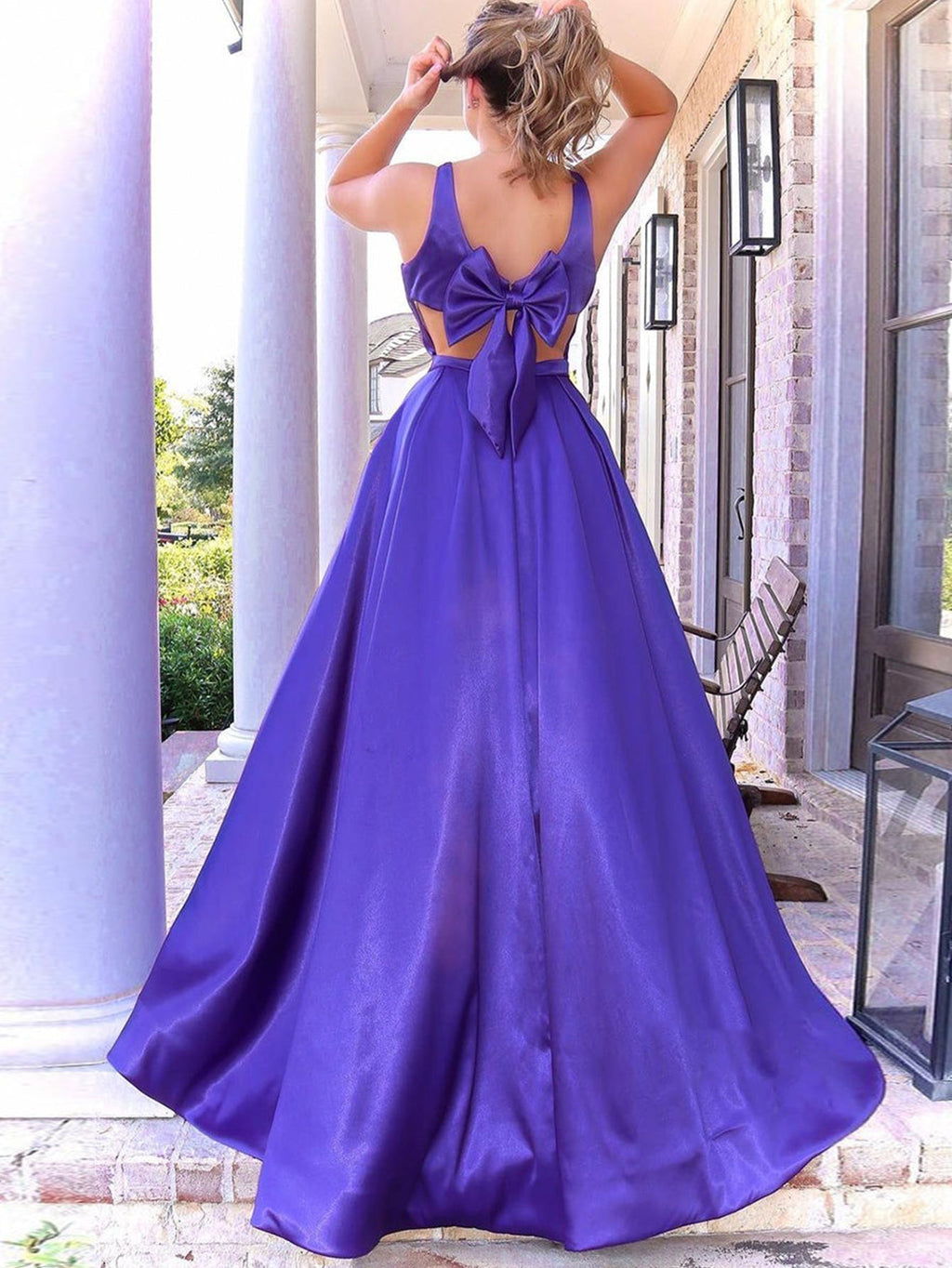 Vestido de fiesta morado largo con escote en V y corte A