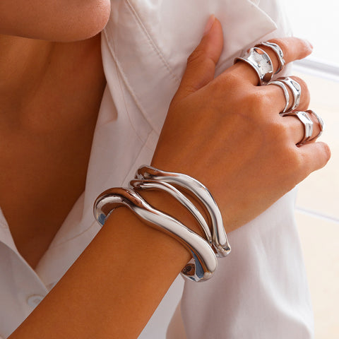 Armbandset mit unregelmäßigen Linien 