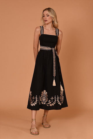 Vestido midi sin mangas bordado con cinturón 