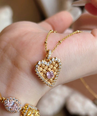 Moderne Halskette mit Anhänger aus vergoldetem Sterlingsilber mit Zirkonia-Drahtzeichnung und Liebesohr 