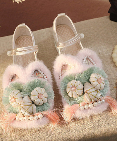 Zapatos de tacón alto con cuña bordada y empalme de piel blanca 
