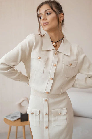 Elegantes zweiteiliges Midikleid mit aufgesetzter Tasche und Knopfleiste im Kragen - Beige 