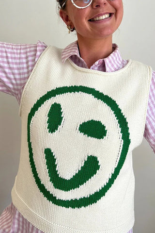Camiseta sin mangas suelta y versátil con estampado único de cara feliz 