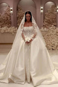 Elegant A-Line Tulle Scoop Sleeveless Wedding Dress With Appliques