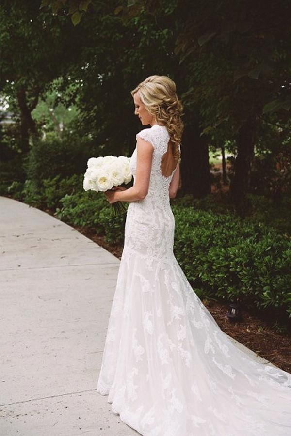 Elegante Vestido de Novia con Apliques de Encaje y Cierre de Cremallera