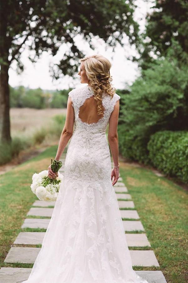 Elegante Vestido de Novia con Apliques de Encaje y Cierre de Cremallera