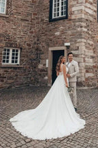 Elegantes langes weißes A-Linien-Hochzeitskleid aus Chiffon, ärmellos und rückenfrei