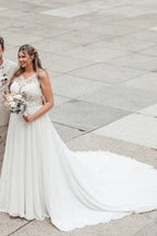 Elegantes langes weißes A-Linien-Hochzeitskleid aus Chiffon, ärmellos und rückenfrei