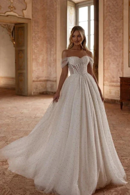 Elegantes, langes A-Linien-Brautkleid mit Carmen-Ausschnitt, Tüll, Strass und Perlen