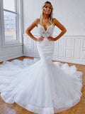 Elegante vestido de novia largo blanco de encaje con escote en V y espalda descubierta de sirena