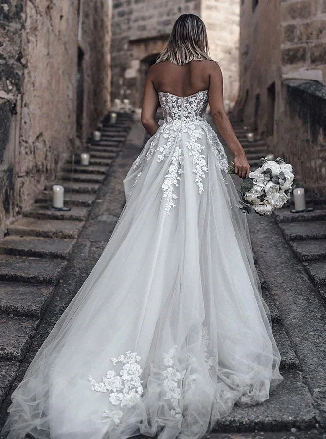 Elegante Prinzessinnen-Brautkleider in A-Linie mit Spitze 