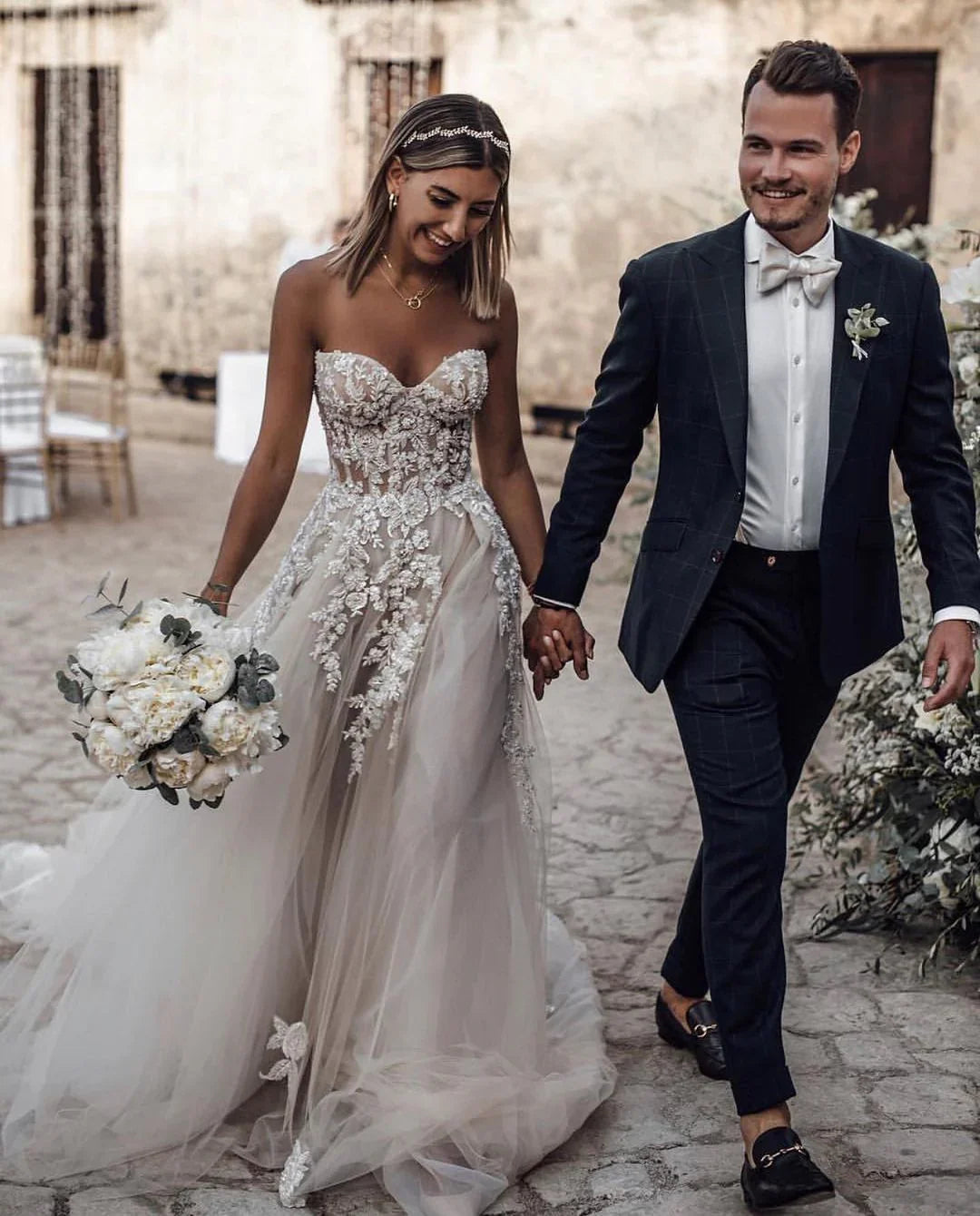 Elegante Prinzessinnen-Brautkleider in A-Linie mit Spitze 