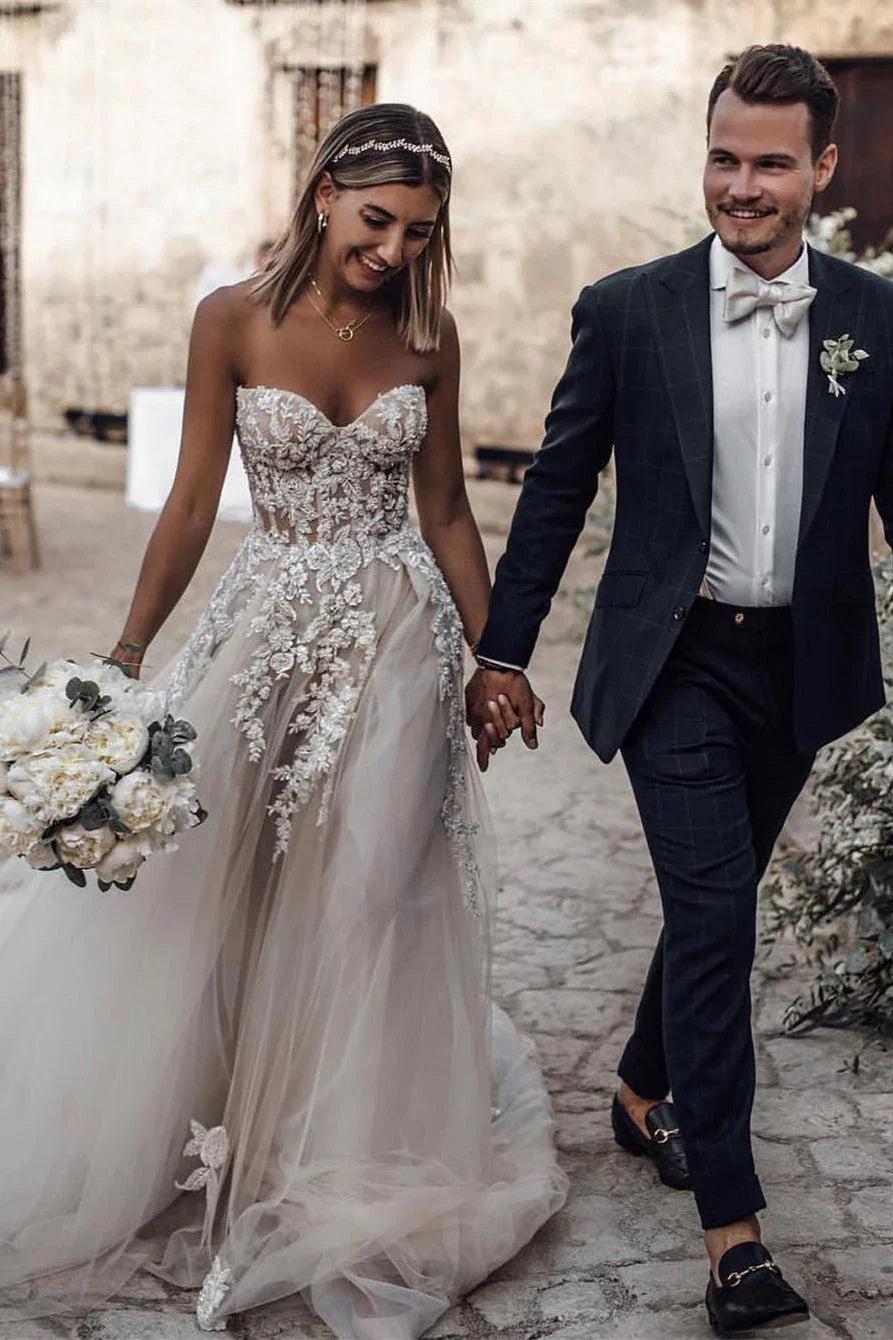 Elegante Prinzessinnen-Brautkleider in A-Linie mit Spitze 
