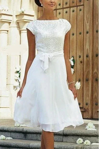 Elegantes weißes A-Linien-Chiffon-Brautkleid mit kurzen Ärmeln