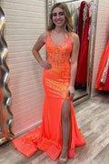 Vestido de fiesta de sirena con escote en V y lentejuelas con abertura