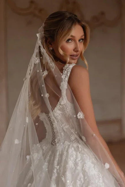 Extravagant Long A-line Princess Spaghetti Straps Lace Tulle Wedding Dress
