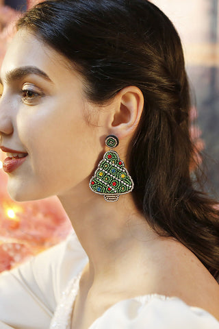 Handgemachte Perlenohrringe in Weihnachtsbaumform 