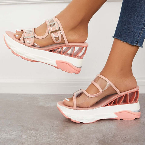 Transparente Slipper mit Keilabsatz und Doppelschnalle 