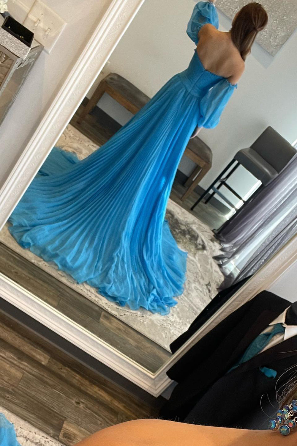 Langes, blaues A-Linien-Abendkleid mit Herzausschnitt und Schlitz vorne