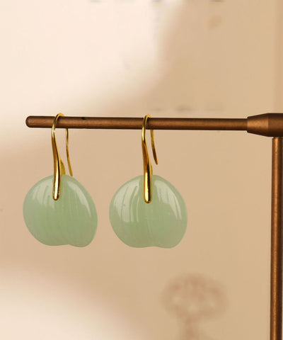 Moderne Creolen aus grün glasierter Jade 