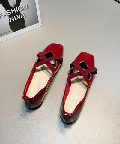 Zapatos planos de piel sintética color vino tinto para mujer con tiras cruzadas 