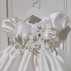 Lindo vestido de primera comunión con flores tridimensionales de satén blanco para niña, vestido de fiesta para niña pequeña 