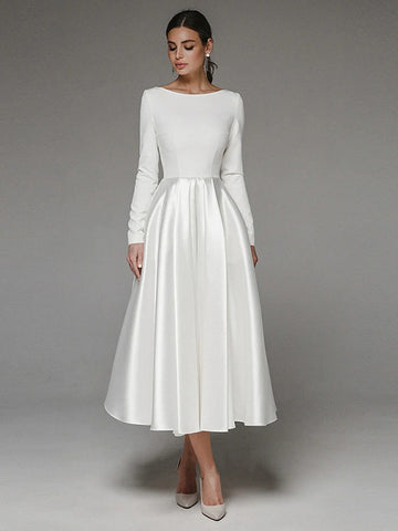 Vestido de fiesta blanco con cuello barco y falda fruncida para fiesta de cumpleaños. 
