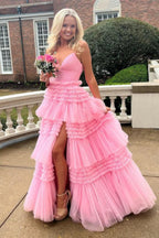 Vestido de fiesta largo rosa con tirantes finos y corte en A y abertura