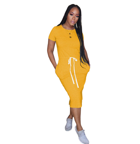 Vestido midi básico de color liso con cintura elástica y manga corta: vestido cómodo y elegante para mujer. 