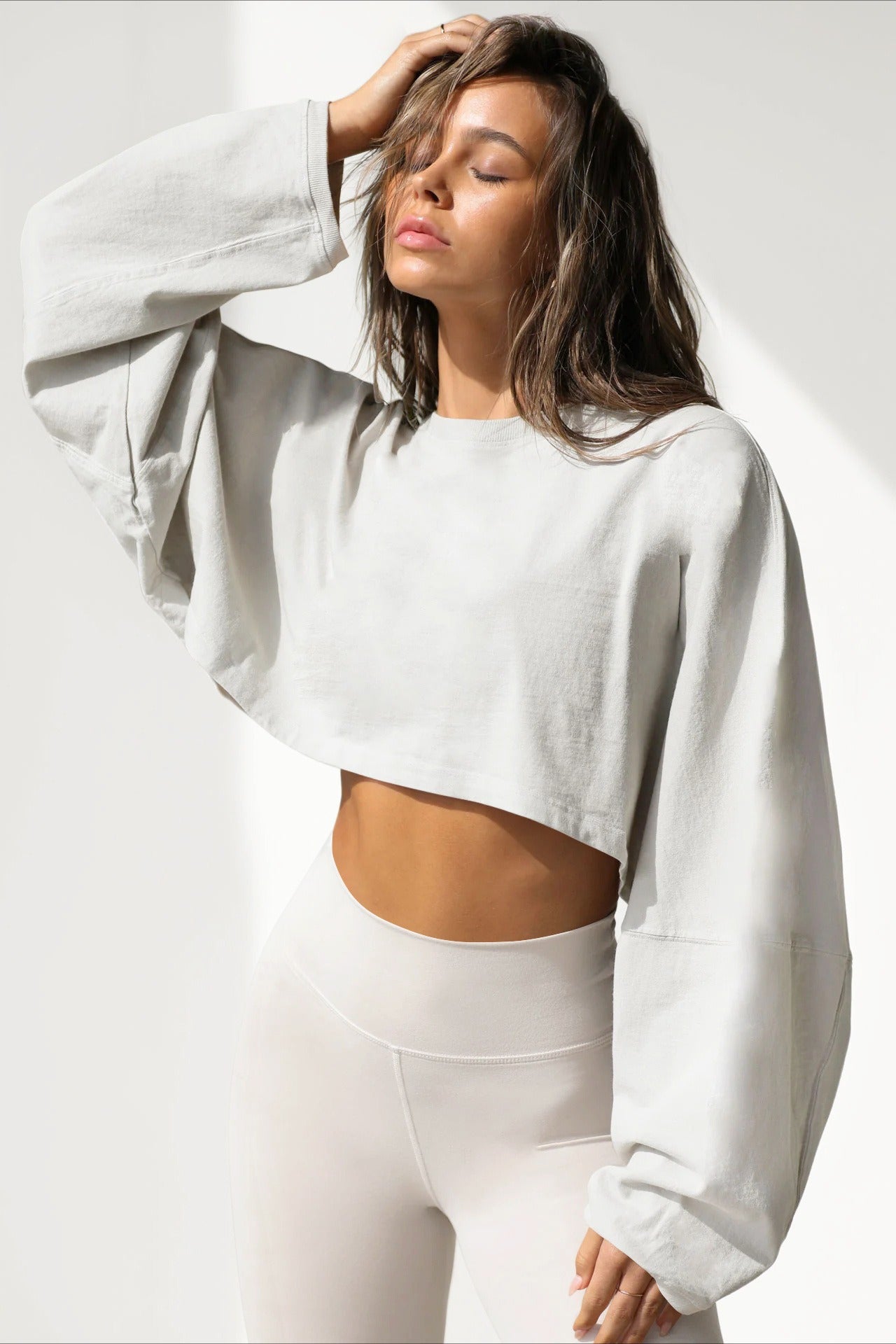 Solid Cropped Crew Neck Sweatshirt