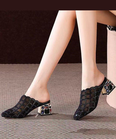 Stilvolle, klobige Slide-Sandalen aus schwarzem Tüll mit Zirkonia-Spleißen 