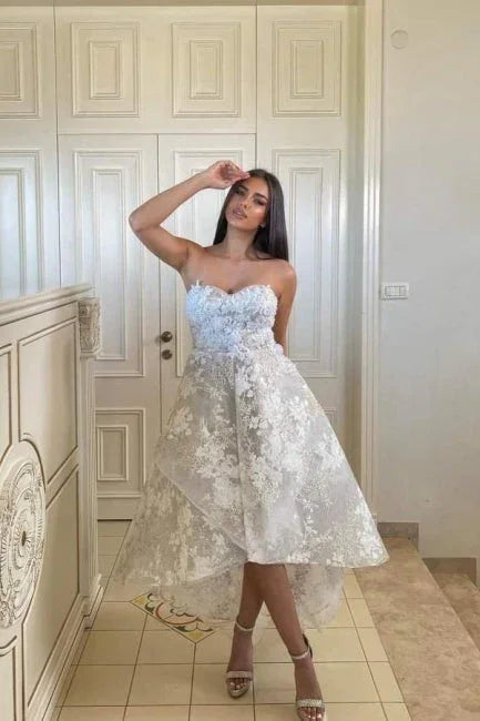 Fabulous A-Line Lace Sweetheart Sleeveless  Wedding Dress With Appliques