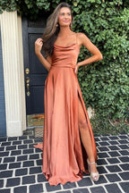 Langes, rosafarbenes A-Linien-Abendkleid mit Spaghettiträgern und Schlitz vorne