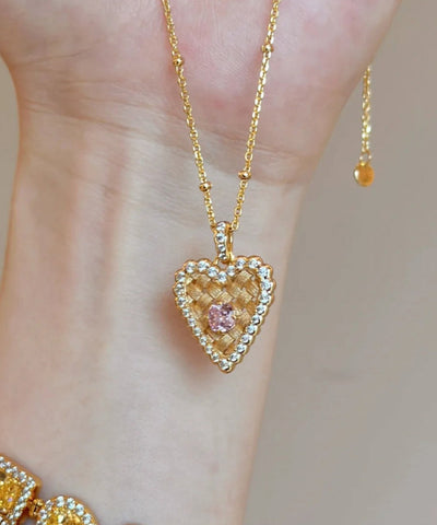 Moderne Halskette mit Anhänger aus vergoldetem Sterlingsilber mit Zirkonia-Drahtzeichnung und Liebesohr 