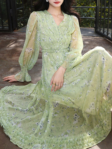 Camila – Kurzes Kleid mit Blumenmuster und ausgestellten Ärmeln 