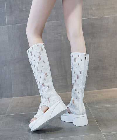 Botas de plataforma con empalme de boutique, punta abierta, tela vaquera blanca 