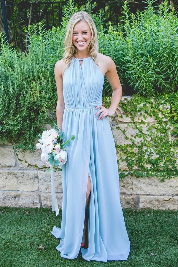Vestido de dama de honor de gasa azul sin mangas con abertura alta hasta el suelo 
