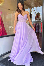 Schulterfreies, A-Linien-Abendkleid aus Chiffon mit Applikationen und Schnürung 