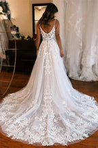 Glamorous Long  A-line Spaghetti Straps Lace Sleeveless Wedding dresses With Slit